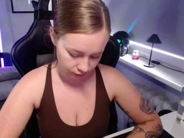 hollyBB