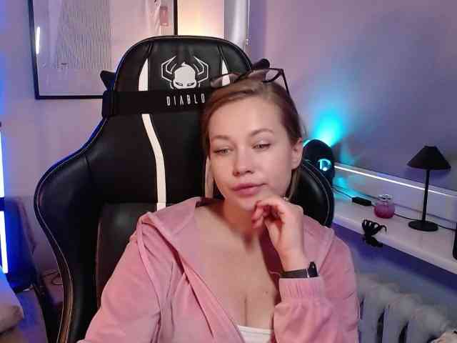 hollyBB webcam