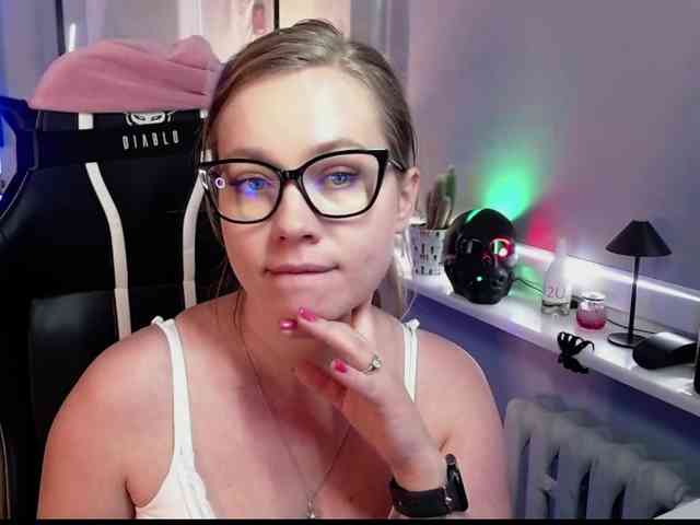 hollyBB webcam