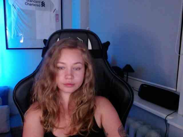 hollyBB webcam