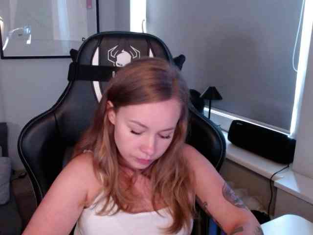 hollyBB webcam