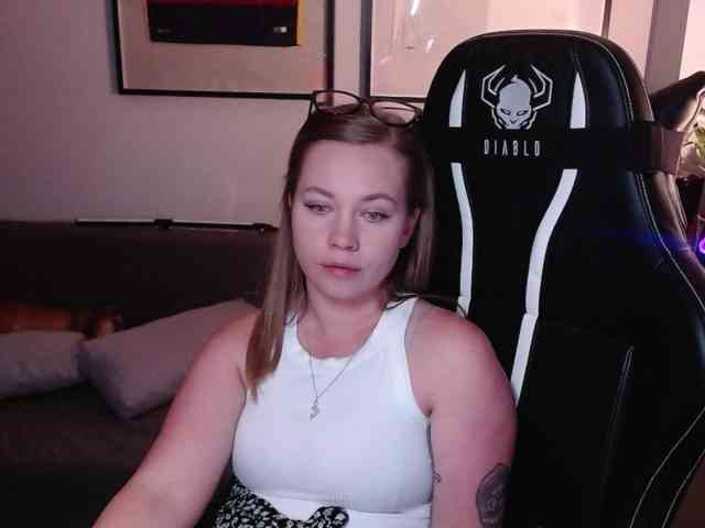 hollyBB Live Webcam on BongaCams