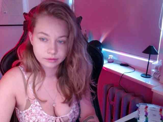 hollyBB webcam