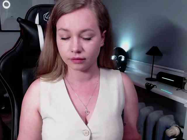 hollyBB webcam