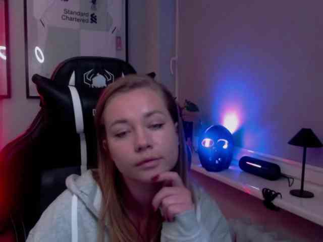 hollyBB hollyBB