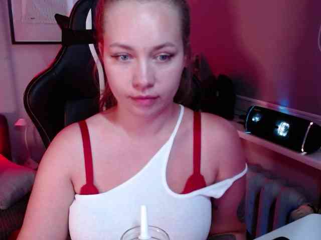hollyBB webcam
