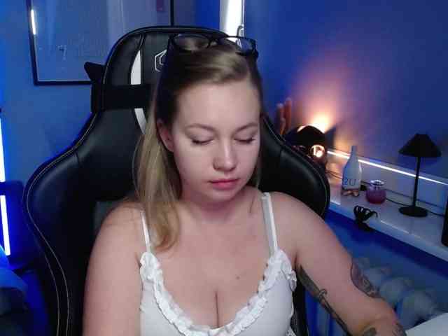 hollyBB