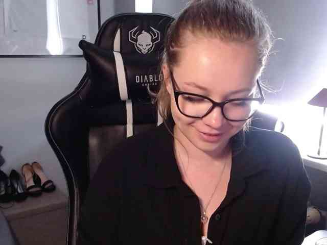 hollyBB webcam