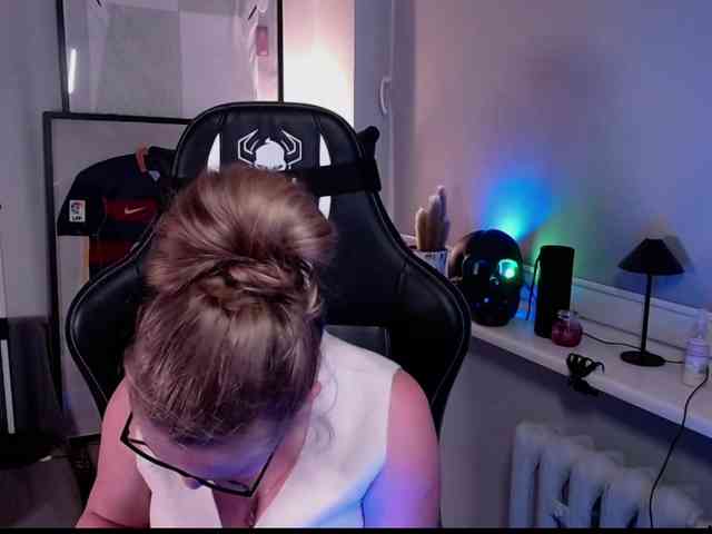hollyBB webcam
