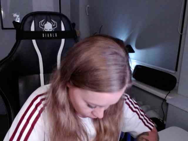 hollyBB webcam