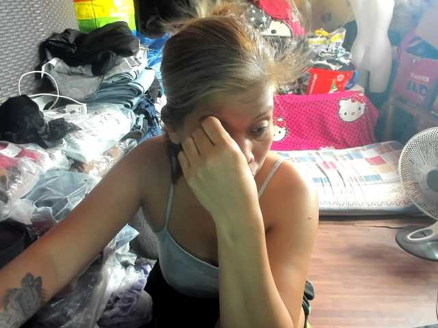 AthenaMoran live cam on BongaCams