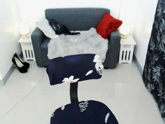 AthenaMoran live cam on BongaCams