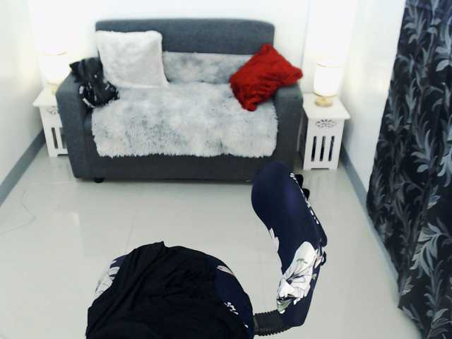 AthenaMoran live cam preview