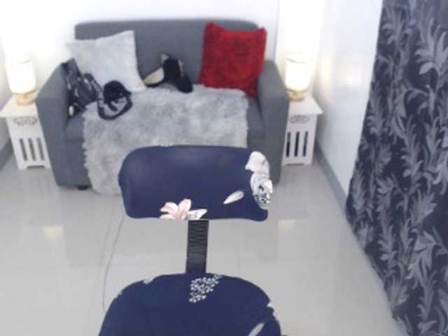 AthenaMoran live cam on BongaCams
