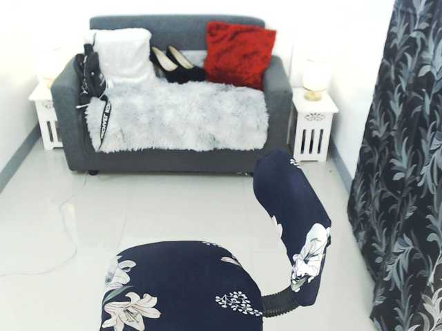 AthenaMoran live cam on BongaCams