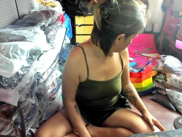 AthenaMoran live cam on BongaCams