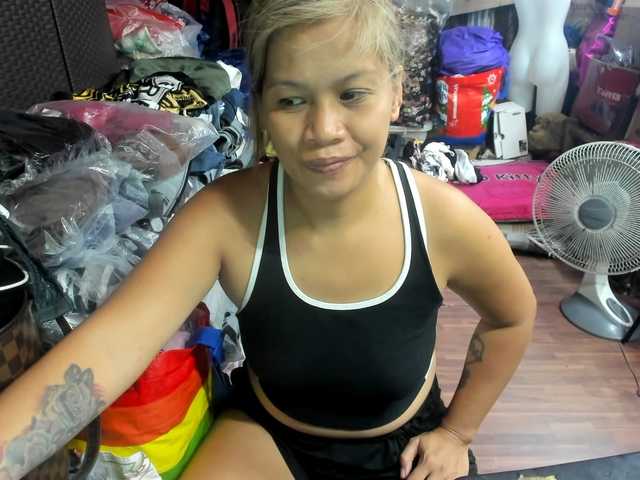 AthenaMoran live cam on BongaCams