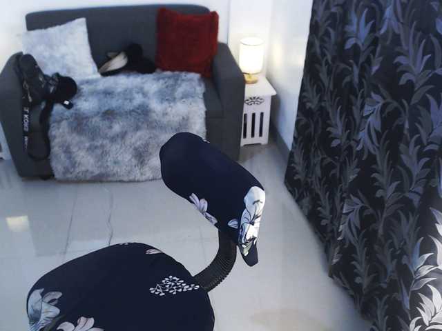 AthenaMoran live cam on BongaCams