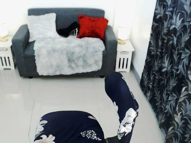 AthenaMoran live cam on BongaCams