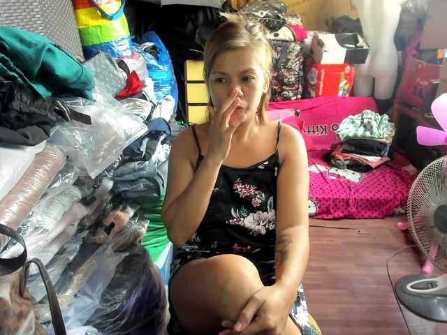 AthenaMoran live cam on BongaCams