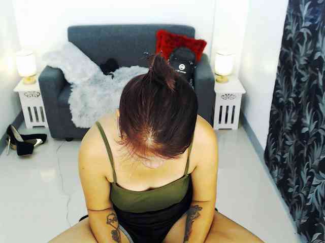 AthenaMoran webcam