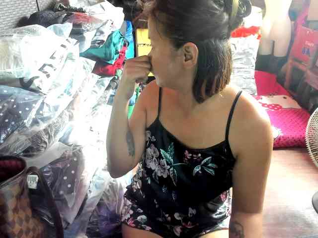 AthenaMoran webcam