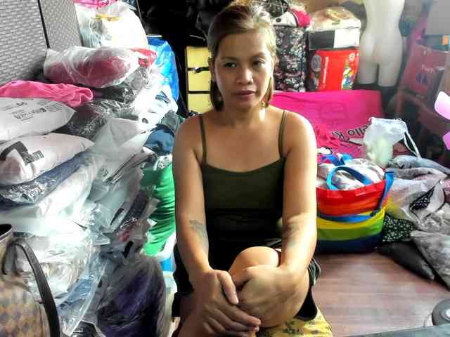Athenamoran's cam show statistics and live stream