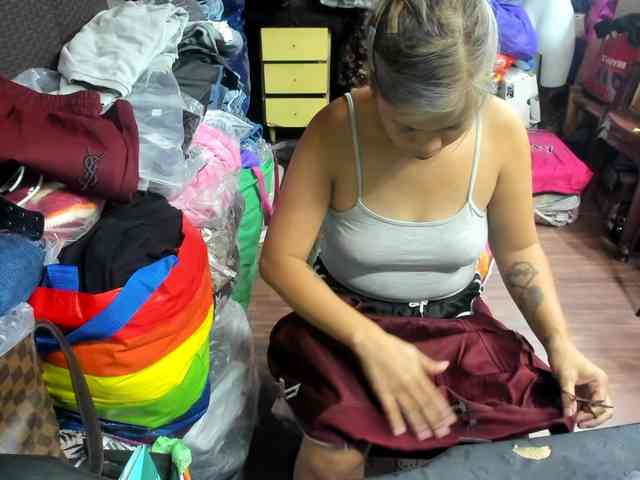 AthenaMoran webcam