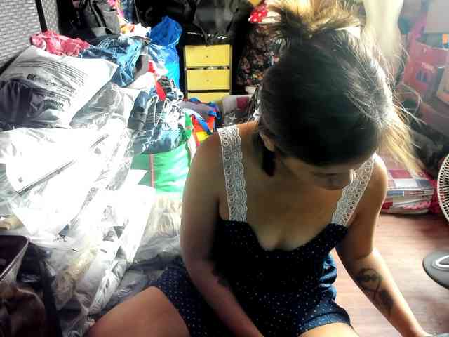 AthenaMoran webcam