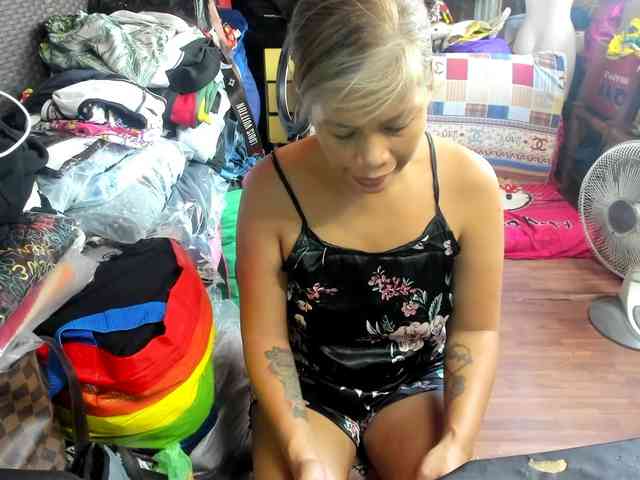 AthenaMoran webcam
