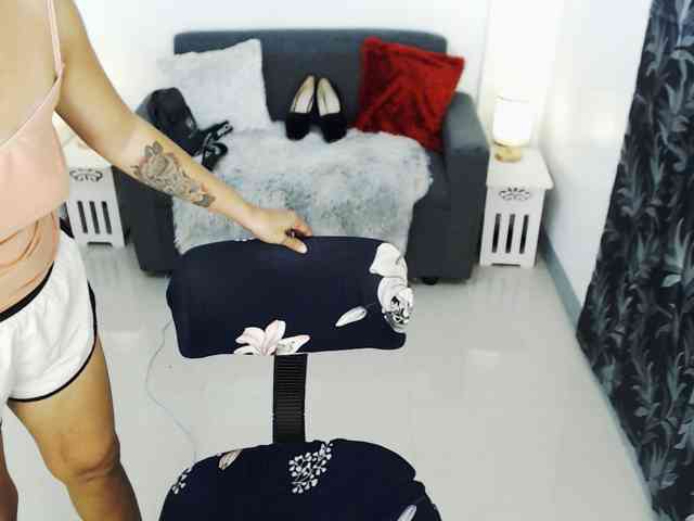 AthenaMoran webcam