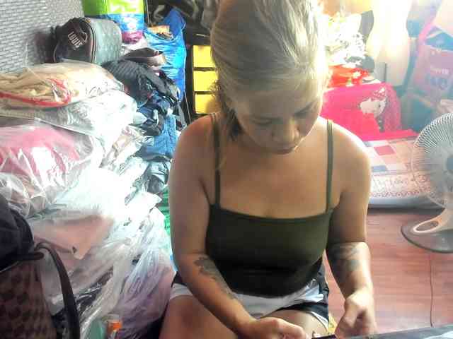 AthenaMoran webcam