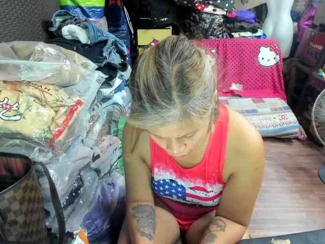 AthenaMoran webcam