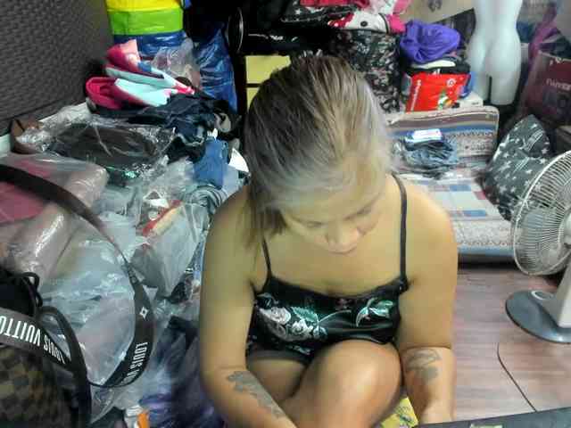 AthenaMoran webcam