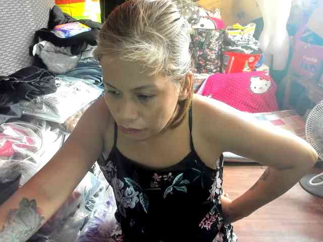 AthenaMoran webcam