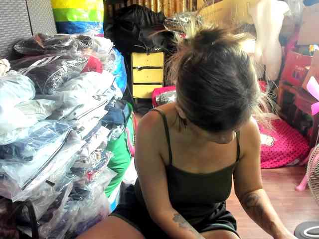 AthenaMoran webcam