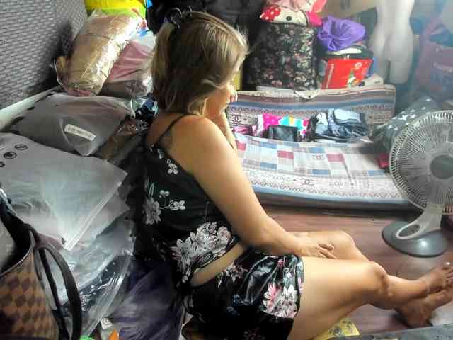 AthenaMoran webcam