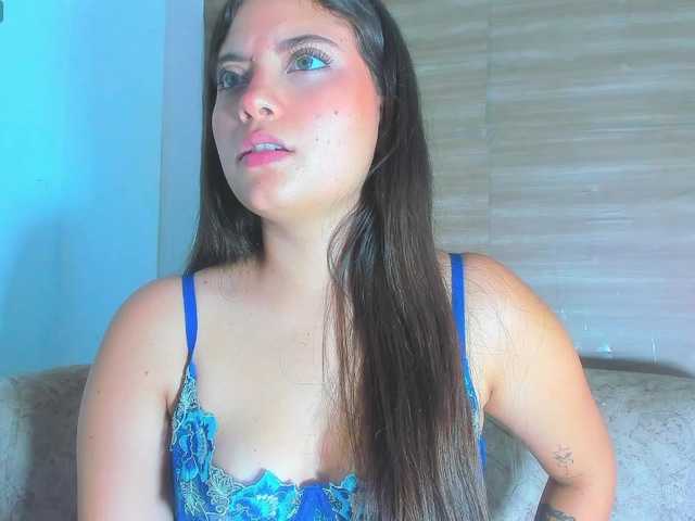 AURORALENOVIC21 live cam on BongaCams