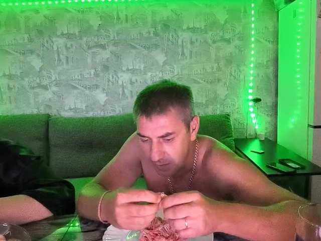 Sladkay-Parochka35 live cam on BongaCams