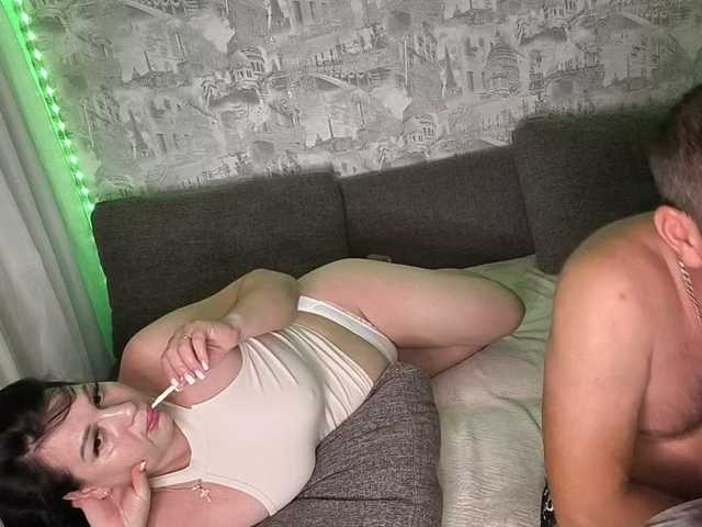 Sladkay-Parochka35 live cam on BongaCams