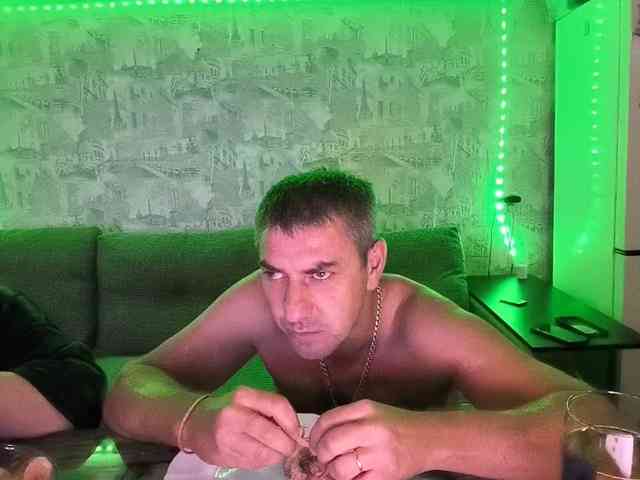 Sladkay-Parochka123 webcam