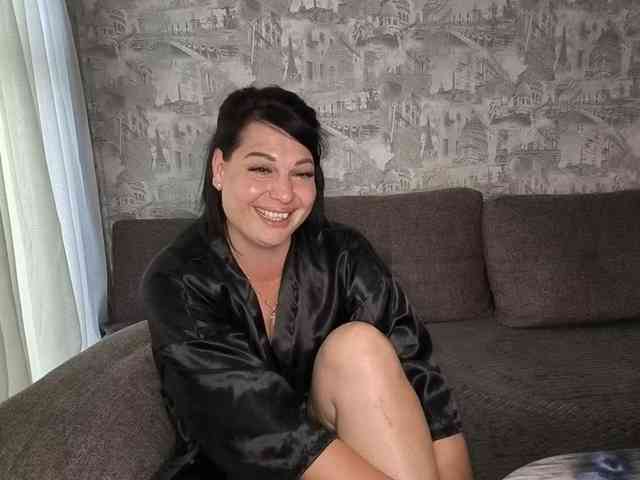 Sladkay-Parochka123 webcam