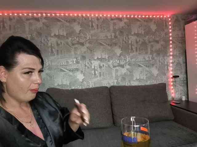 Sladkay-Parochka123 webcam
