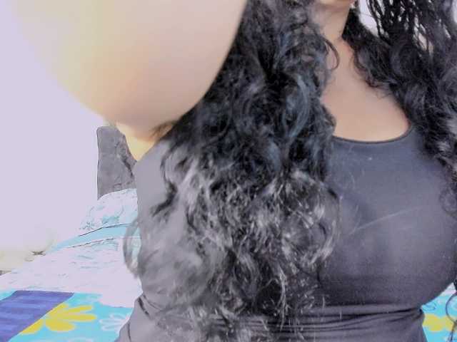latinvalery live cam preview