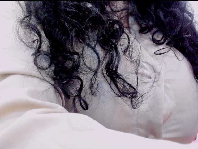 latinvalery's BongaCams show and profile