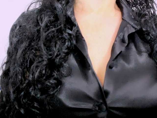 latinvalery live cam preview