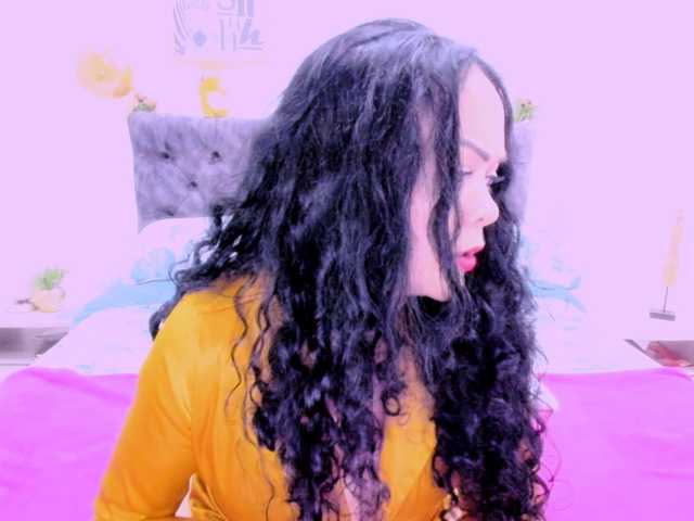 latinvalery live cam on BongaCams