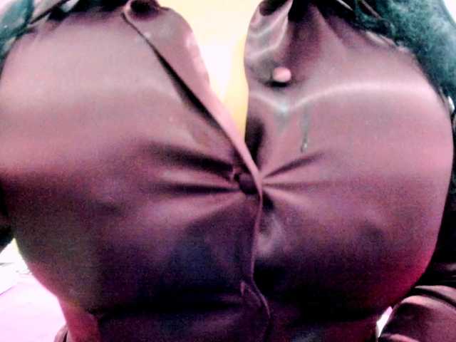 latinvalery live webcam show