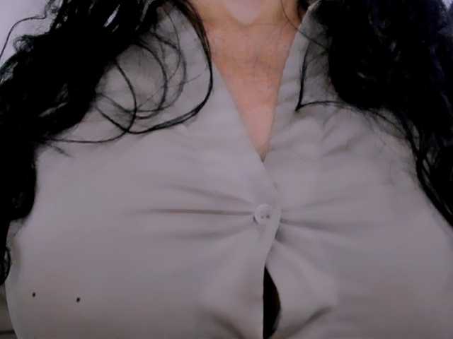 latinvalery live cam on BongaCams