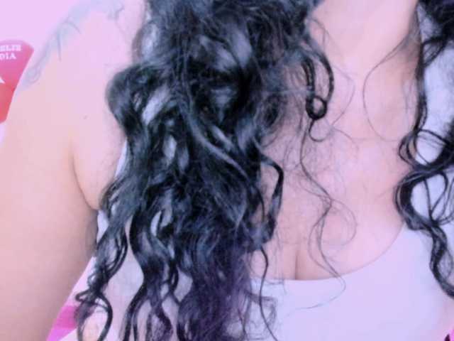 latinvalery live cam on BongaCams